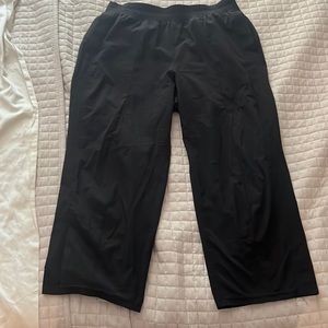 Lululemon crop pants